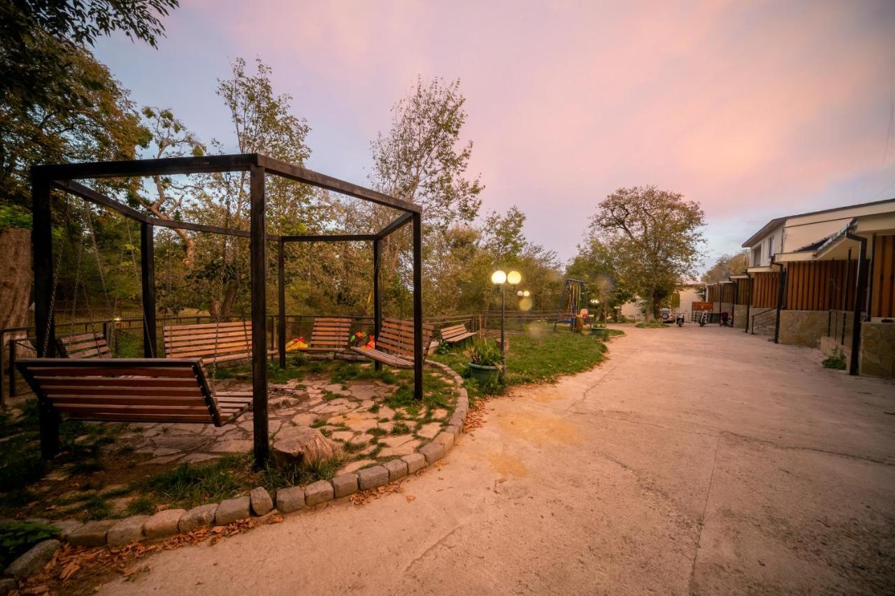 The Residence Hotel & Cottages Kojori Exterior foto